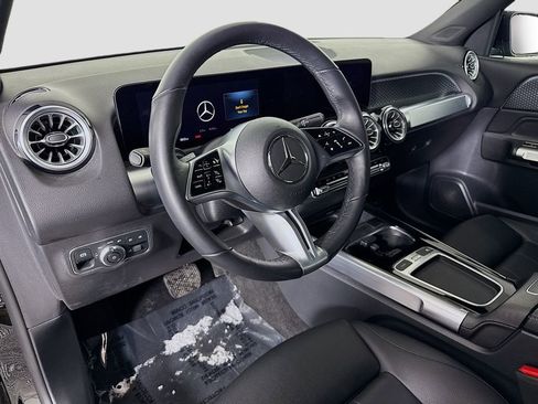 Used 2024 Mercedes-Benz GLB 250 image 9