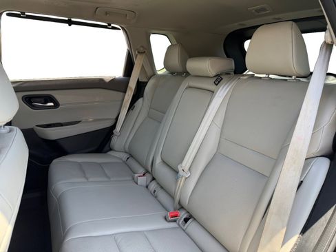 Used 2023 Nissan Rogue SV w/ SV Premium B Package image 13