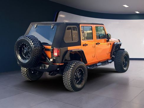 Used 2013 Jeep Wrangler Unlimited Rubicon w/ Connectivity Group AWD/4WD image 5
