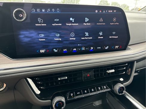 Certified 2026 Chevrolet Suburban LT w/ Comfort Package AWD/4WD image 12