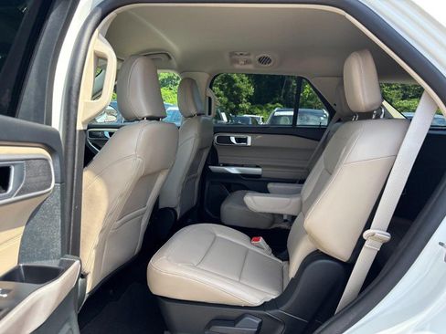 Used 2023 Ford Explorer XLT w/ Equipment Group 202A AWD/4WD image 12