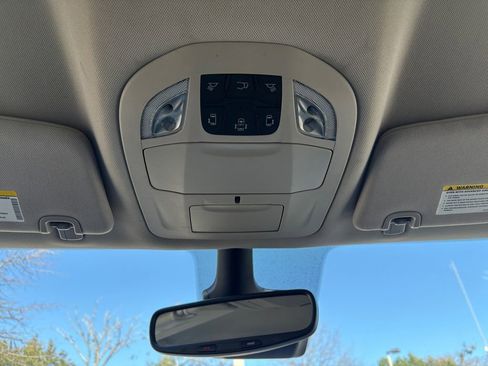 Used 2024 Chrysler Pacifica Touring-L image 29