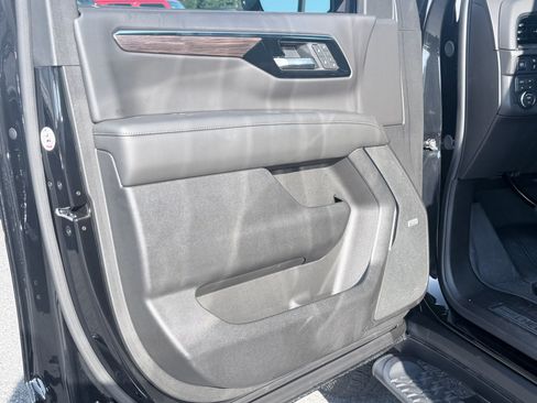 Used 2026 Chevrolet Tahoe Z71 w/ Z71 Off-Road Package AWD/4WD image 36