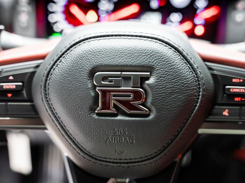 Used 2021 Nissan GT-R Premium AWD/4WD image 54