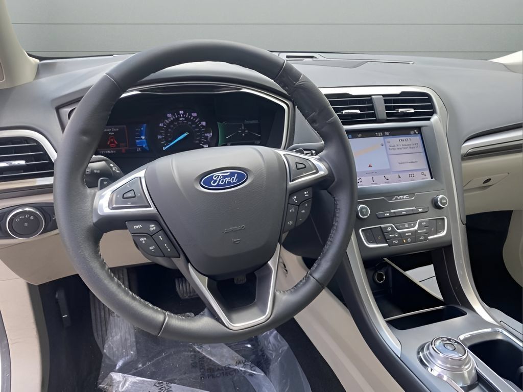 Used 2019 Ford Fusion SEL FWD image 13