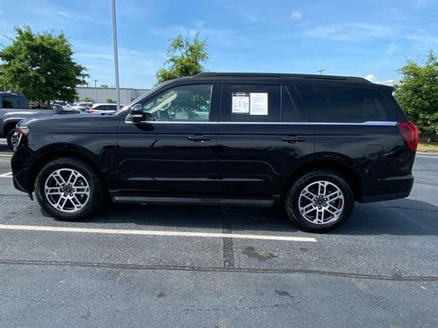 Used 2025 Ford Expedition Active AWD/4WD image 4