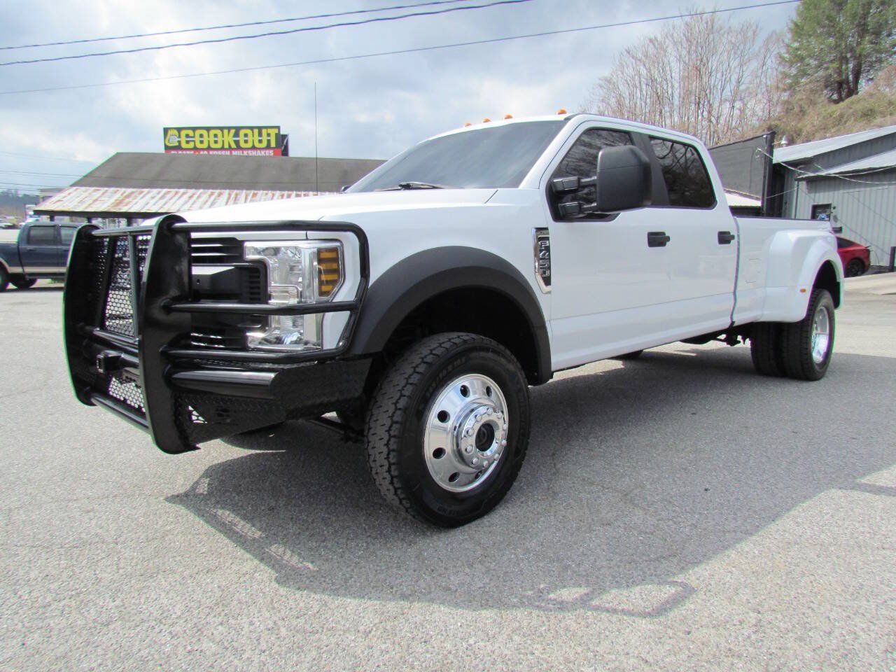 Used 2018 Ford F450 XL w/ XL Value Package AWD/4WD image 3