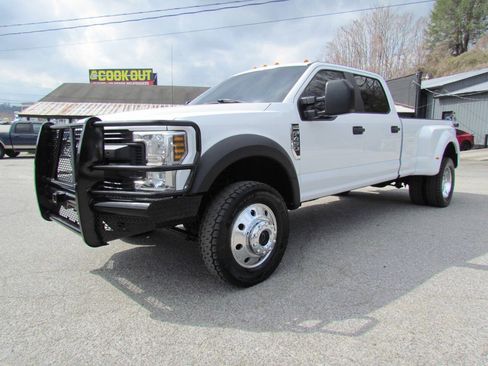 Used 2018 Ford F450 XL w/ XL Value Package AWD/4WD image 3