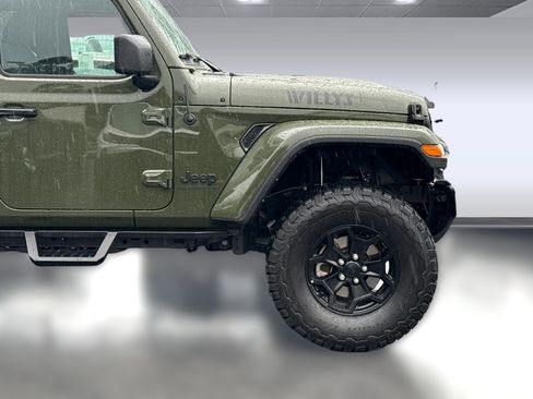 Used 2022 Jeep Gladiator Willys image 34