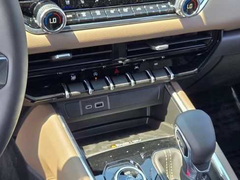 New 2026 GMC Canyon Denali AWD/4WD image 38