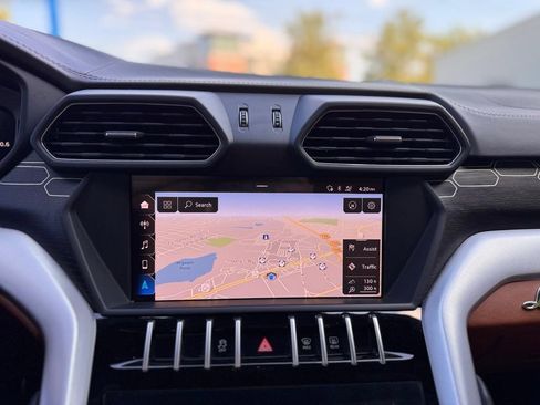 Used 2019 Lamborghini Urus AWD/4WD image 22