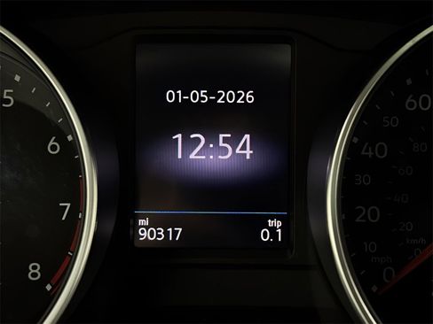 Used 2021 Volkswagen Tiguan SE w/ Panoramic Sunroof Package image 17