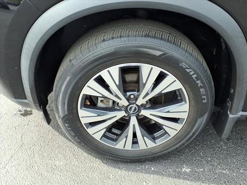 Certified 2023 Nissan Rogue SV image 13