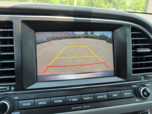 Used 2018 Hyundai Elantra Value Edition FWD image 21