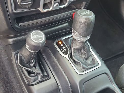 Used 2021 Jeep Wrangler Unlimited Sport AWD/4WD image 31