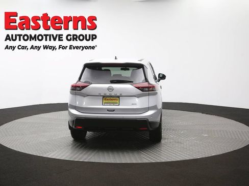 Used 2024 Nissan Rogue S AWD/4WD image 39