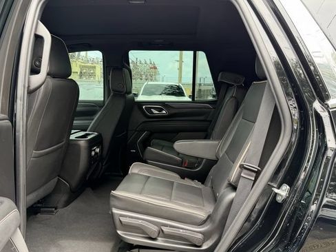 Used 2023 GMC Yukon SLT w/ SLT Premium Package RWD image 14