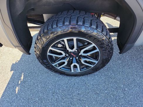 Certified 2025 GMC Sierra 1500 AT4 w/ AT4 Premium Package image 6