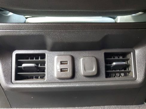 Used 2022 Chevrolet Silverado 1500 LT image 12