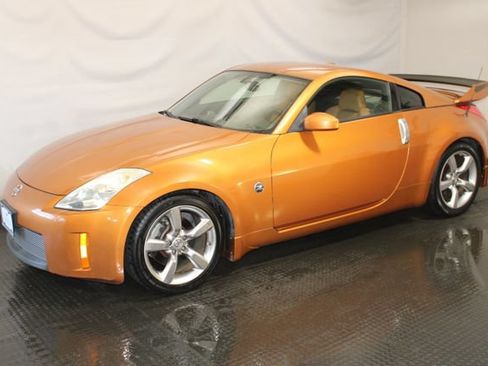 Used 2006 Nissan 350Z Touring w/ (N93) Cargo Convenience Pkg RWD image 2