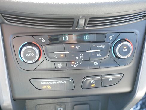 Used 2017 Ford Escape SE AWD/4WD image 23