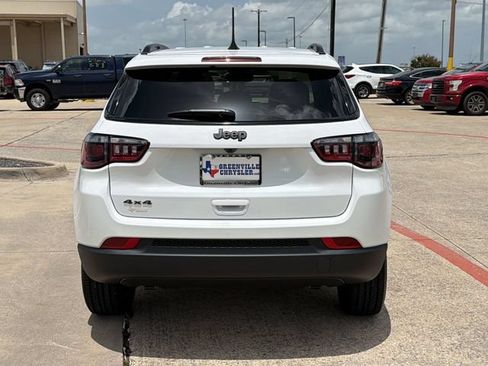 New 2026 Jeep Compass Latitude AWD/4WD image 10