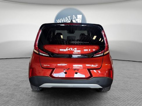 Certified 2023 Kia Soul LX FWD image 5