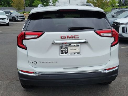 Used 2022 GMC Terrain SLT w/ Infotainment Package II FWD image 5
