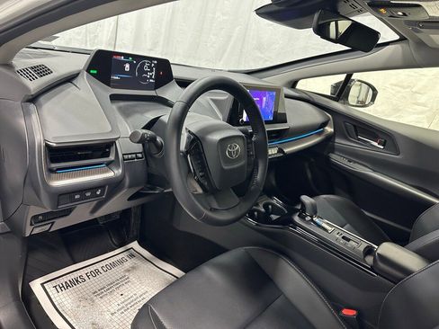 Used 2025 Toyota Prius XLE image 15
