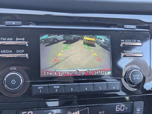 Used 2014 Nissan Rogue SV AWD/4WD image 16
