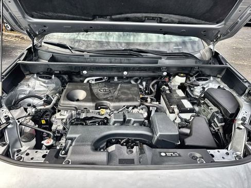Used 2022 Toyota RAV4 XLE image 33