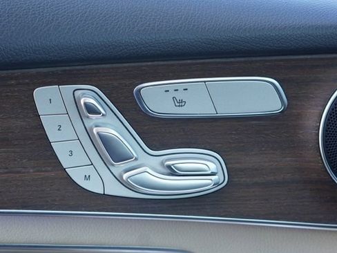 Used 2022 Mercedes-Benz GLC 300 4MATIC w/ Premium Package Lite image 39