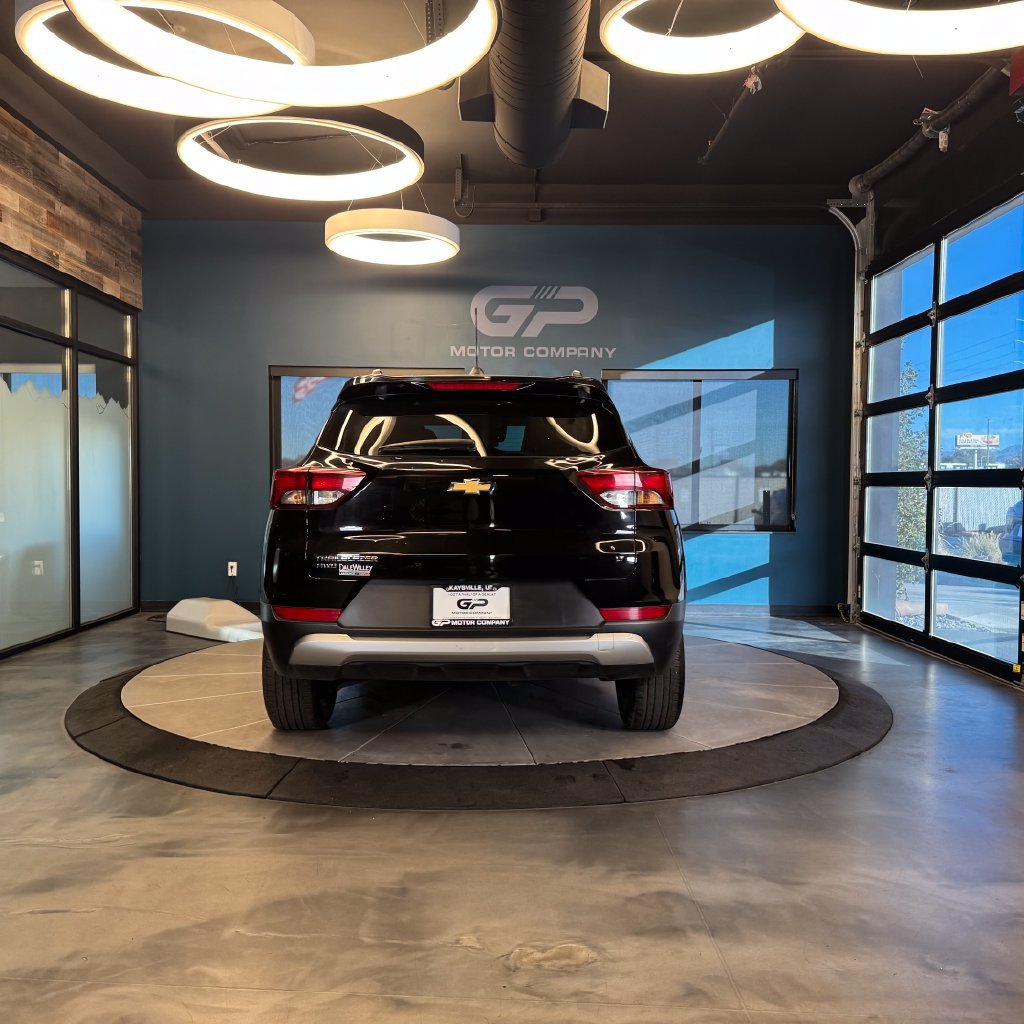Used 2025 Chevrolet TrailBlazer LT AWD/4WD image 4