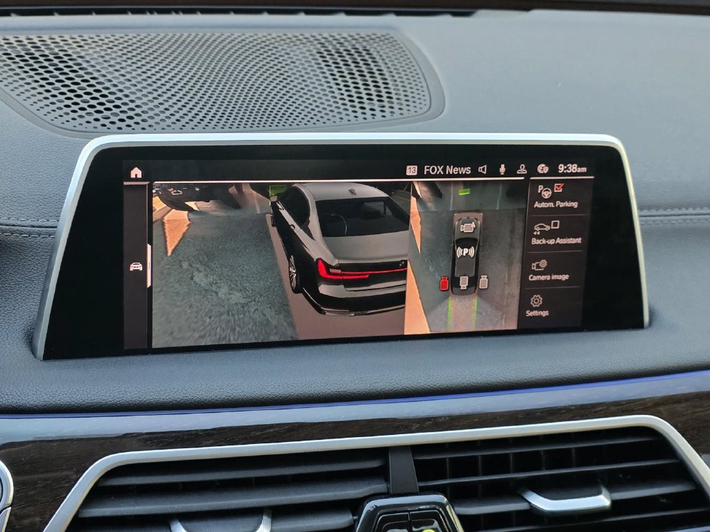 Used 2020 BMW 740i w/ Premium Package RWD image 18