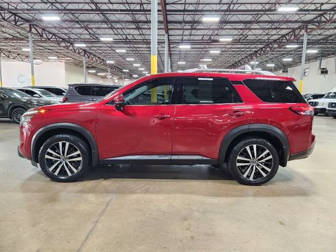 Used 2023 Nissan Pathfinder Platinum FWD image 7