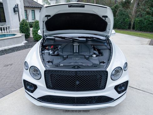 Used 2022 Bentley Bentayga Speed image 16