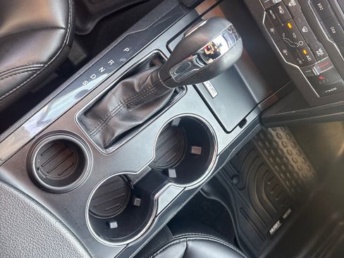 Used 2019 Ford Explorer XLT w/ Equipment Group 202A image 23