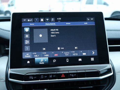 Used 2024 Jeep Compass Limited image 19