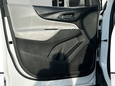 Used 2020 Chevrolet Equinox LS image 20