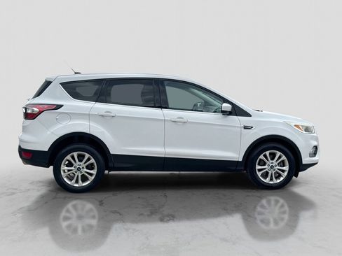 Used 2017 Ford Escape SE FWD image 9