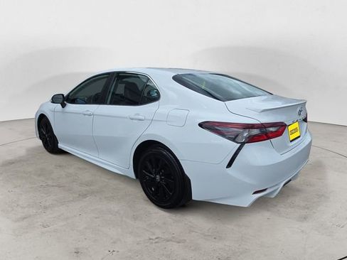 Used 2024 Toyota Camry SE FWD image 3