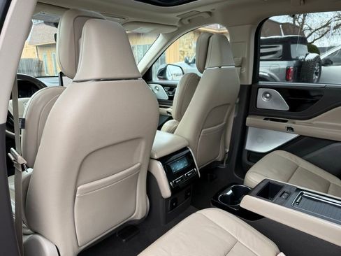 Used 2020 Lincoln Aviator Reserve w/ Equipment Group 202A image 14
