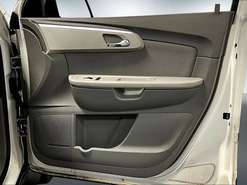 Used 2011 Chevrolet Traverse LS image 24