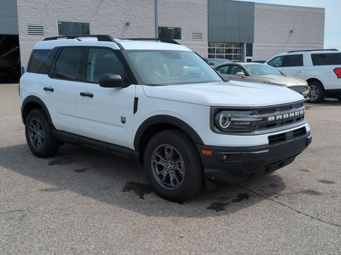 Used 2024 Ford Bronco Sport Big Bend w/ Convenience Package AWD/4WD image 2