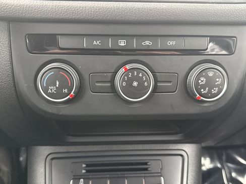 Used 2018 Volkswagen Tiguan Limited w/ Premium Package AWD/4WD image 21