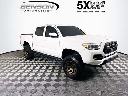 Used 2022 Toyota Tacoma SR image 1