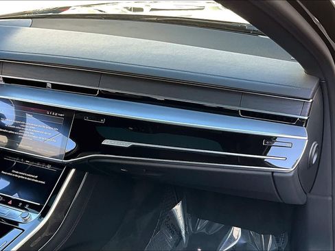 Used 2023 Audi A8 L 3.0T image 18