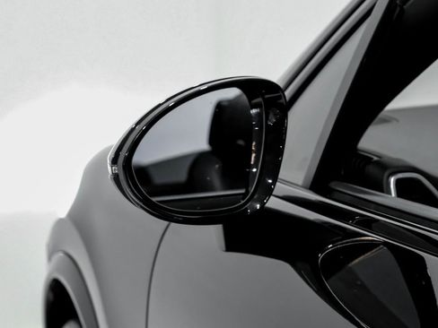 Used 2023 Porsche Cayenne image 48