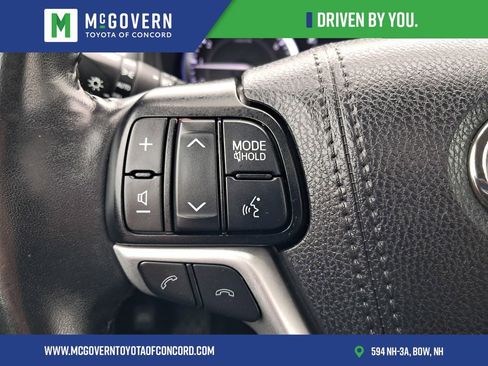 Used 2019 Toyota Highlander XLE image 23