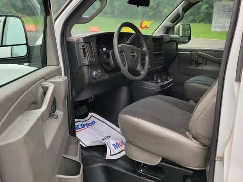 Used 2019 GMC Savana 2500 w/ Driver Convenience Package RWD image 19